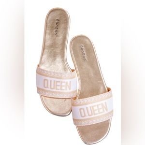 ⭐️NEW - Bamboo - QUEEN White & Gold Flyknit Sandal Slide - Womens Size 8 1/2